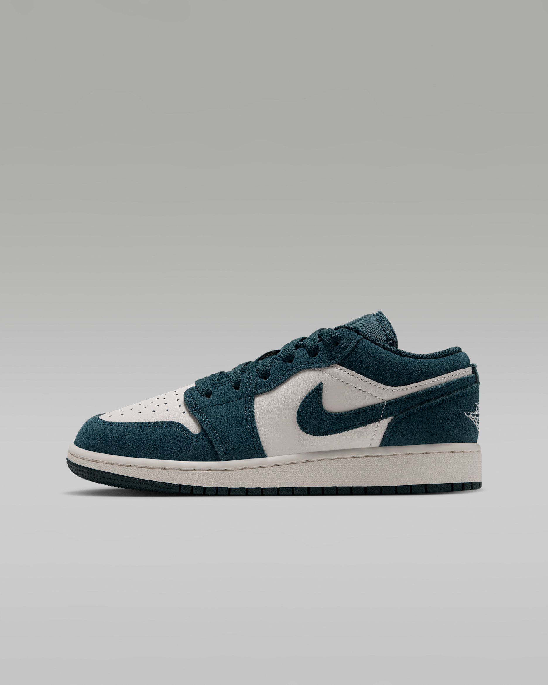 Air Jordan 1 Low Big Kids' Shoes. Nike.com